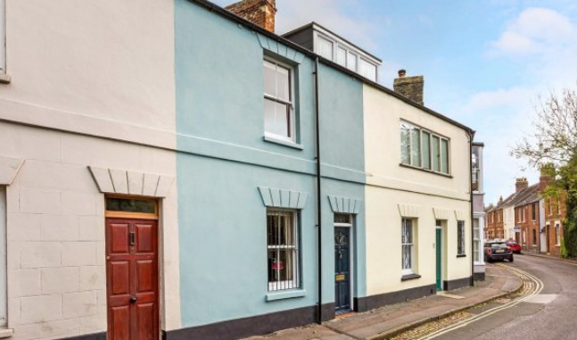 由于英国房地产市场仍然低迷 房价上涨了0.2%