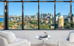 Neutral Bay顶层公寓提供悉尼最佳景观之一