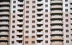 莫斯科的公寓大楼的提议减少了两倍