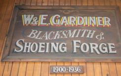 Gisborne的标志性Gardiner's Garage是一家四代家族企业