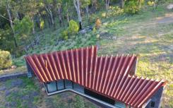 在新南威尔士州与昆士兰州的边界 一个令人难以置信的小房子吸引关注