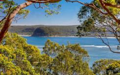 坐落在澳大利亚沿海山脊线上的一处房产已在新南威尔士州中央海岸挂牌出
