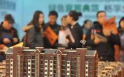 深圳再次上演抢房大战 从10日起就有购房者在营销中心外大排长龙