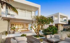 凯文路德和特蕾丝赖恩以1700万美元的价格购买了阳光海岸住宅