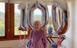 100岁的Beryl Mackie卖掉自己住了将近80年的房屋
