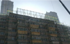 哈尔滨一居民破坏了整栋居民楼的楼顶防水和承重结构