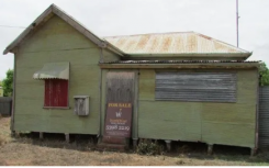 维多利亚州Hopetoun被涂鸦覆盖的房屋标价为40000美元