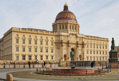 德国皇宫重建成为柏林博物馆岛上的洪堡论坛