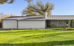 达拉斯海峡巷附近的中世纪现代民居