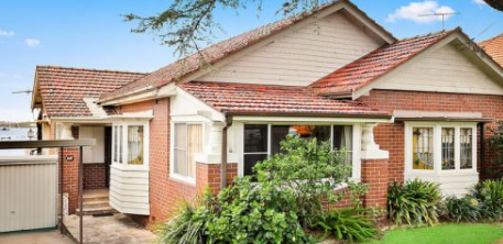 悉尼内西区的房屋在拍卖会上以高于底价的价格出售140万澳元