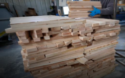 木材价格创下每千板英尺1,711美元的纪录
