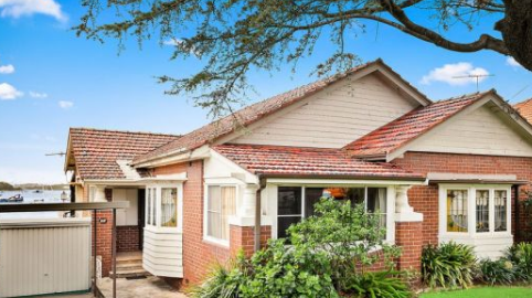 悉尼内西区的房屋在拍卖会上以高于底价140万美元的价格售出