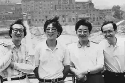 戚金兴带着七个人创立了滨江集团。