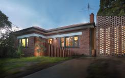 一个开放和封闭的案例 重新改造一个“丑陋”的墨尔本熟客砖房