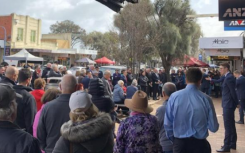 外国买家支付最高价的Mornington Main St银行网站