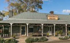 Landmark 1850s Redesdale Hotel酒店与维多利亚的淘金热时代相连接