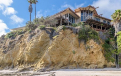 一个令人惊叹的位置$ 10.5M Laguna Beach Home Clings to Cliff