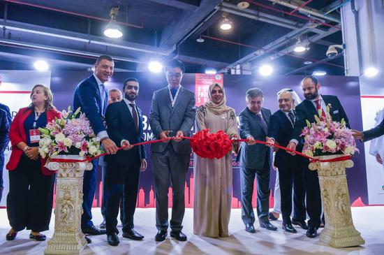 发布会上， Majida Ali Rashed阁下表示，“我们很高兴继去年在上海举办的迪拜房地产展览会之后再次与Sumansa Exhibitions合作。对外国投资者来说，迪拜是最具吸引力的城市之一，迪拜土地局一直在探索进一步增强酋长国实现房地产业可持续增长的方法。中国是迪拜最著名的外国投资者之一，我们很自豪今年能够再次组织这样盛大的展会，并期待在未来有机会继续举办这样的展会。”