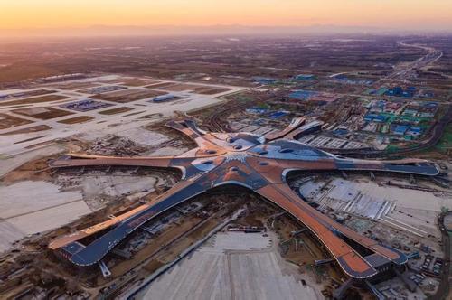 大兴国际机场轨道交通新机场线地上段也实现了基本贯通