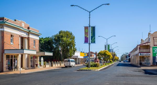 这是Charleville旅游季节的开始 温暖的昆士兰西部小镇