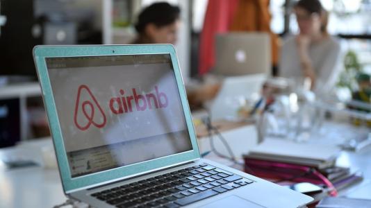 业主在Airbnb上赚取大量月收入