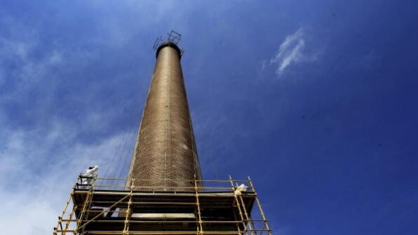 如何恢复拥有百年历史的54米高的前电站烟囱