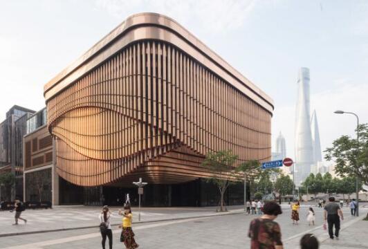 上海的复星基金会大楼设有动感窗帘