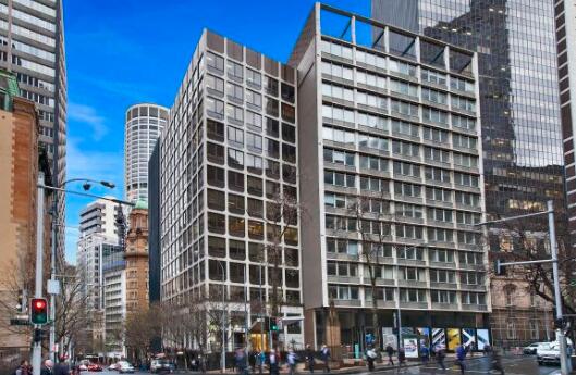 悉尼各层办公楼的价值一年上涨33％