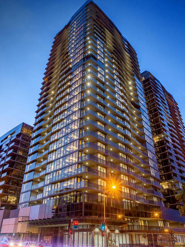 在布里斯班南侧最高的建筑物中购买新公寓 开发商将支付一年的抵押贷款