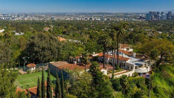 勒布朗詹姆斯斥资5600万美元收购了洛杉矶豪宅