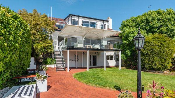 Tassie一年中最昂贵的住宅销售是桑迪湾的RIVERSIDE房屋