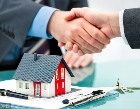买二手房产的时候一定要询问卖房者是否拥有该房屋的产权