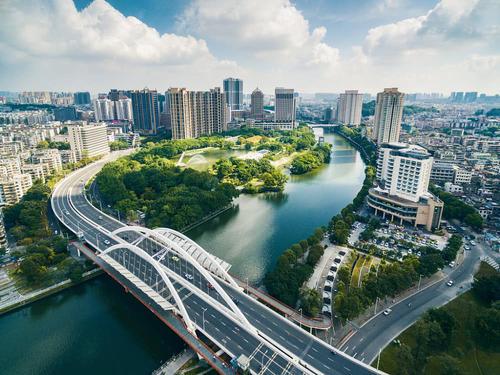 领地控股在香港联合交易所主板挂牌上市 正式登陆资本市场