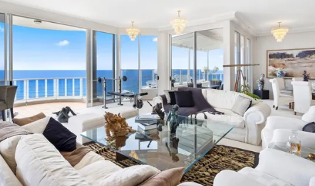 豪华主海滩顶层公寓出售价格超过700万美元