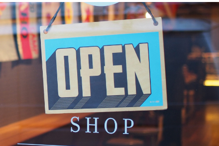 RESOLUT RE在德克萨斯州达成了十几笔地产交易