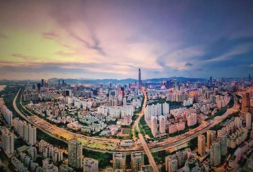 一线城市学区房价格仍在冲高