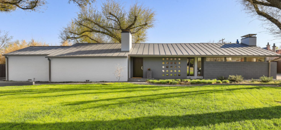 达拉斯海峡巷附近的中世纪现代民居