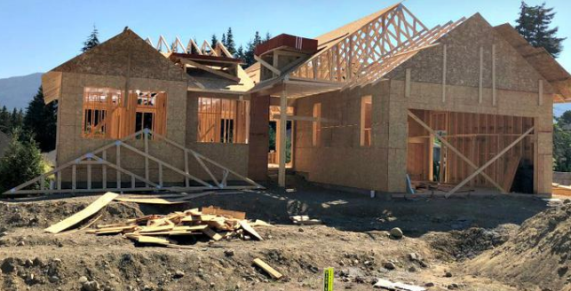 温哥华岛基准房地产价格飙升至70万美元以上