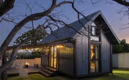 在黄金海岸发展最快的地区 一座设计师设计的小房子已经上市