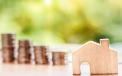 人们开始在全国范围内的房地产崩盘中购买被低估的房屋