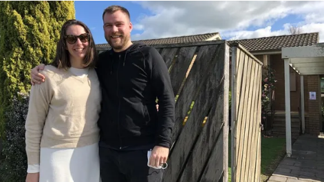 1970年代的Grovedale住宅吸引了建筑师夫妇