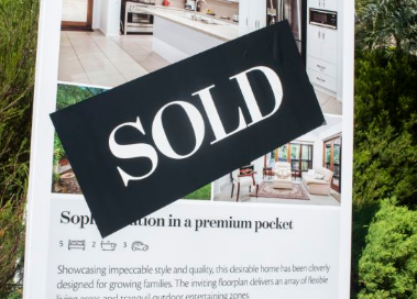 吉尔摩和蒙克里夫的房屋拍卖后销售打破郊区记录