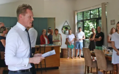 昆士兰州的顶级拍卖师分享他对购房者的建议