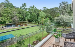 凯恩斯的五居室Redlynch住宅有小溪临街