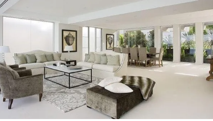 保罗史密斯和妻子希拉里以3400万美元的价格出售玫瑰湾海滨住宅