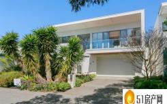 体育明星家族的奖杯住宅在基尤上市