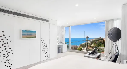 悉尼海滨郊区 Tamarama 的房地产销售蓬勃发展