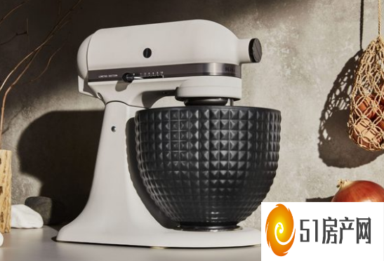 KitchenAid刚刚推出了一款华丽的限量版立式搅拌机