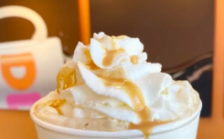 Dunkin 的新烤白巧克力拿铁