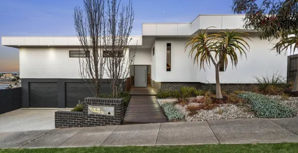 博主鲍勃位于屈臣氏湾的豪宅在拍卖会上以 1238 万美元的价格售出